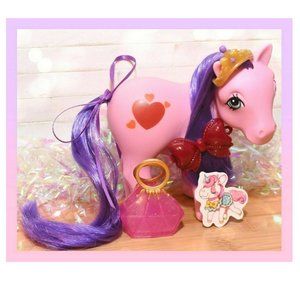 Meet your Posher, Kennedy and Lana